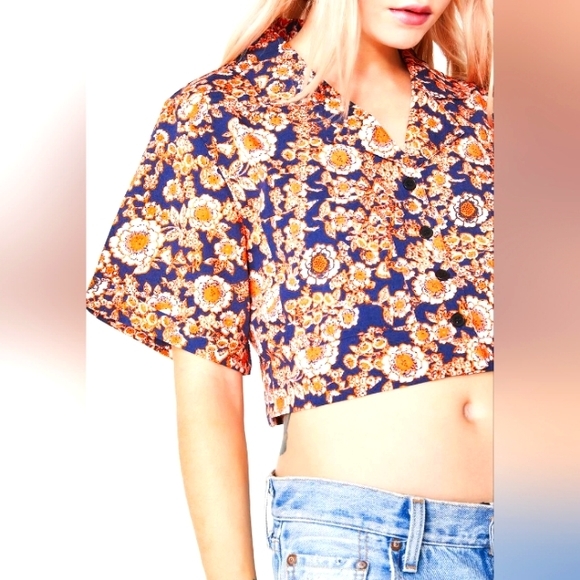 Sacred Hawk Top 🏵 - Picture 1 of 4